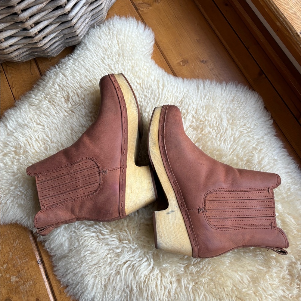Women's Brown Leather Clog Ankle Boots - Picture 4 of 11